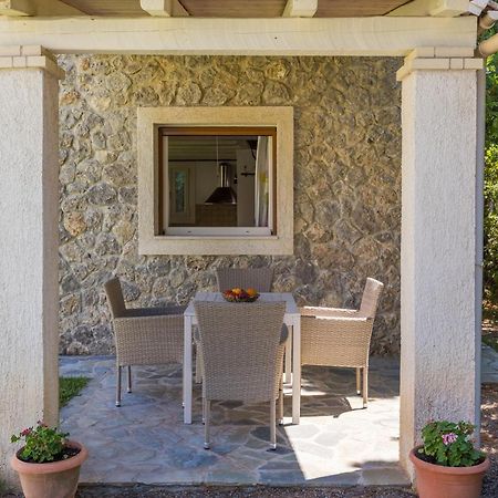 Petrinos Cottage Dafnila Zewnętrze zdjęcie